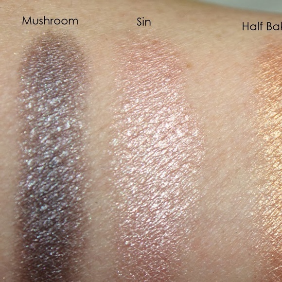 đ2/$20 - UD Eyeshadow Single in Mushroom, BNIB - Picture 4 of 7